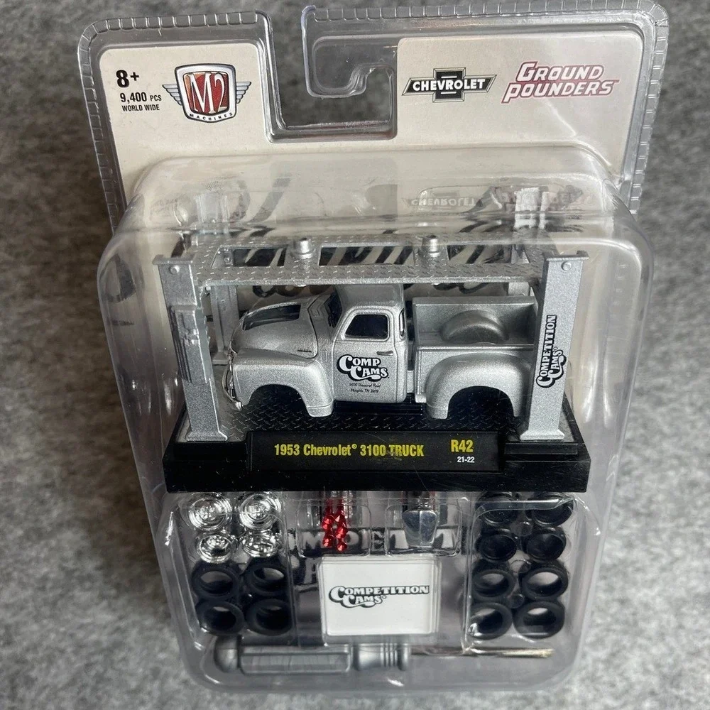 M2 Machines 1953 Chevrolet 3100 Truck Ground Pounders R42 Model Kit Silver 1/64‎